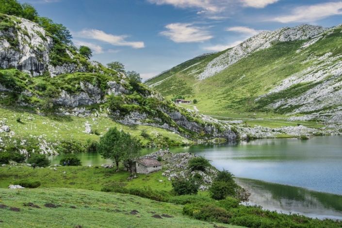 Lake-6701636_1280